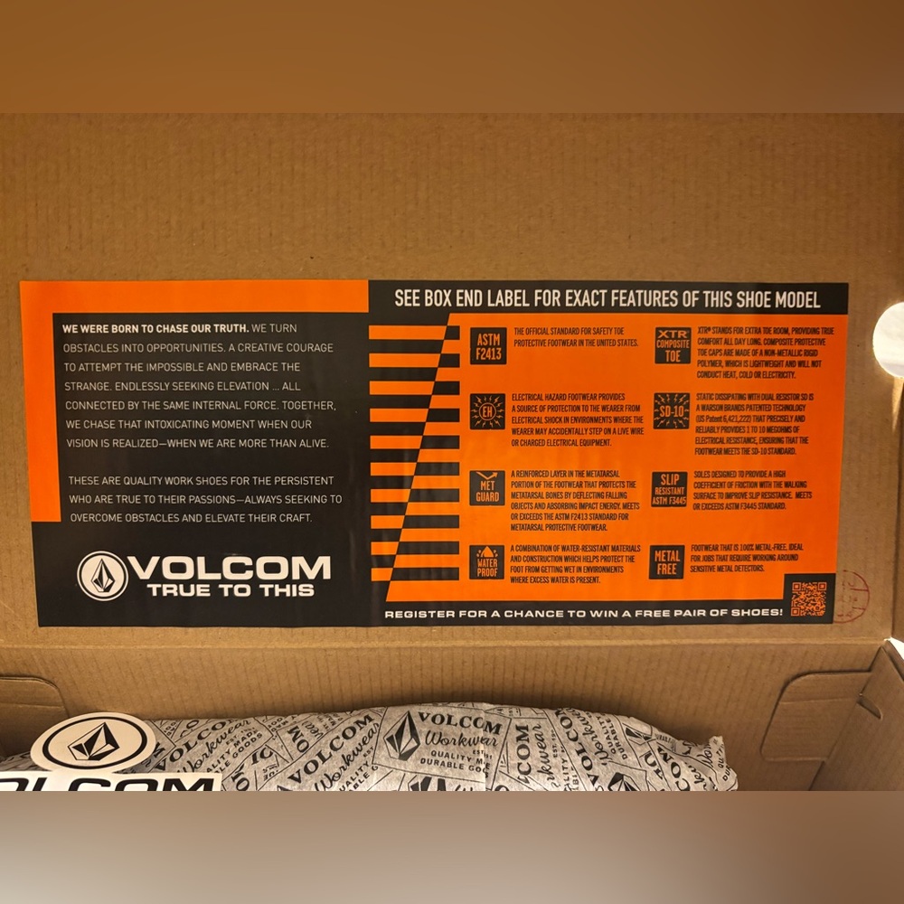 Volcom Men's Sleek Black Sneakers - Picture 6 of 9